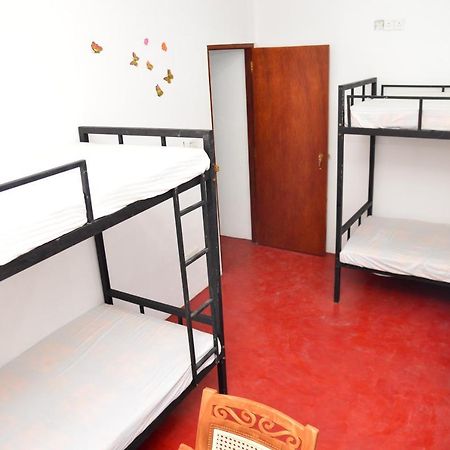 Lucky Beach Front Hostel هيكادوفا المظهر الخارجي الصورة